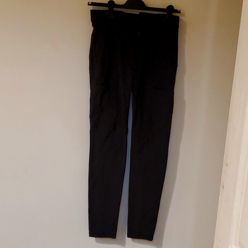 Athleta hiking wander stash  skinny  black pants